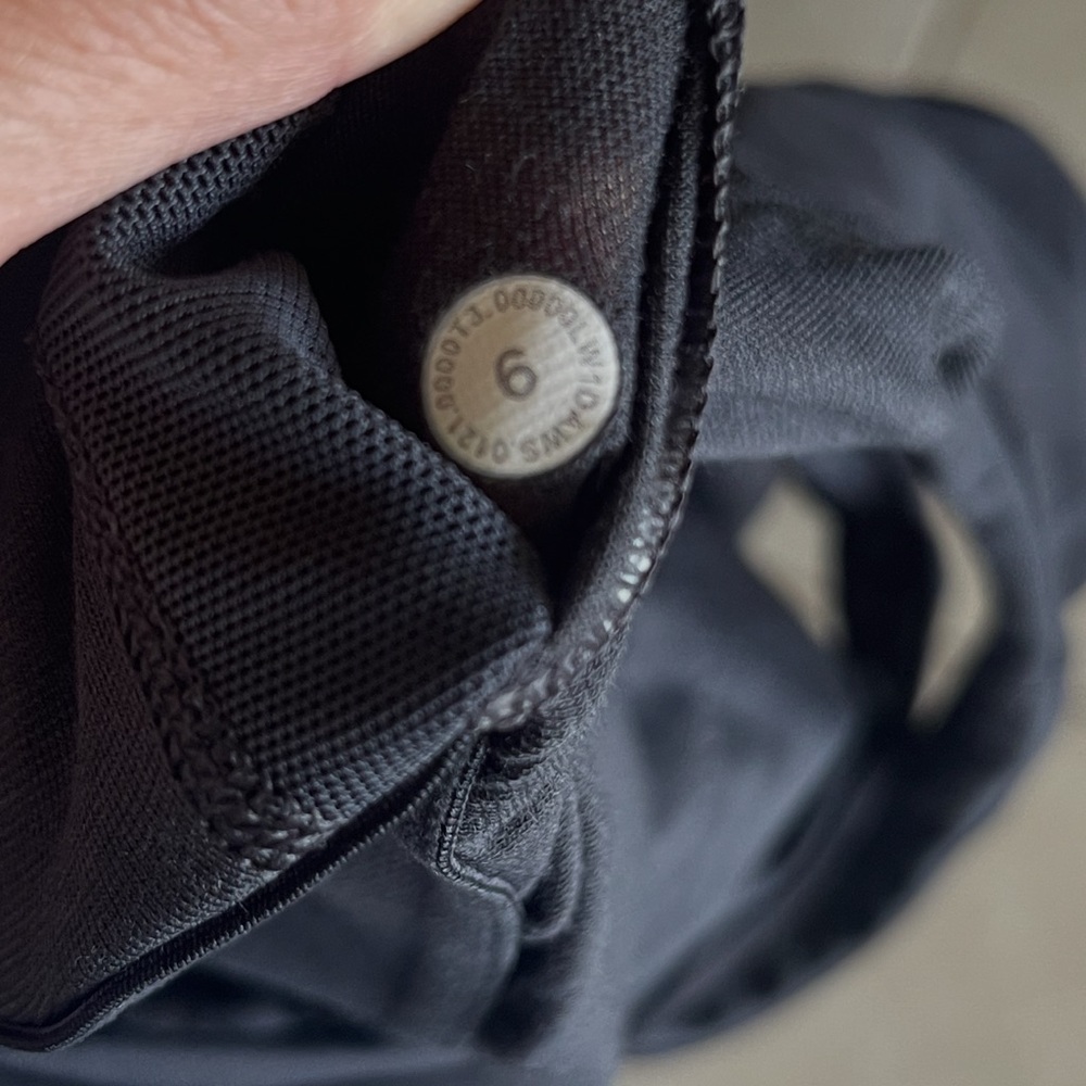 lululemon key to balance tank 6 - Picture 6 of 7